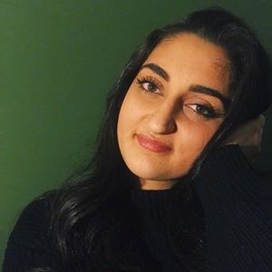 Meet your Posher, Simone